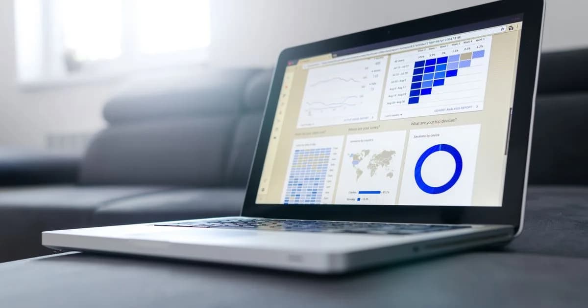Связка ИИ-агента с CRM: как это работает и что даёт бизнесу
